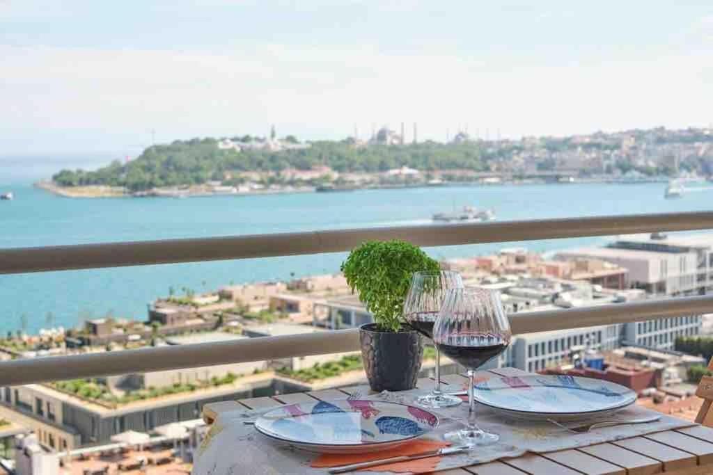 A Million Dollar View In The Heart Of The City Istanbul Eksteriør billede